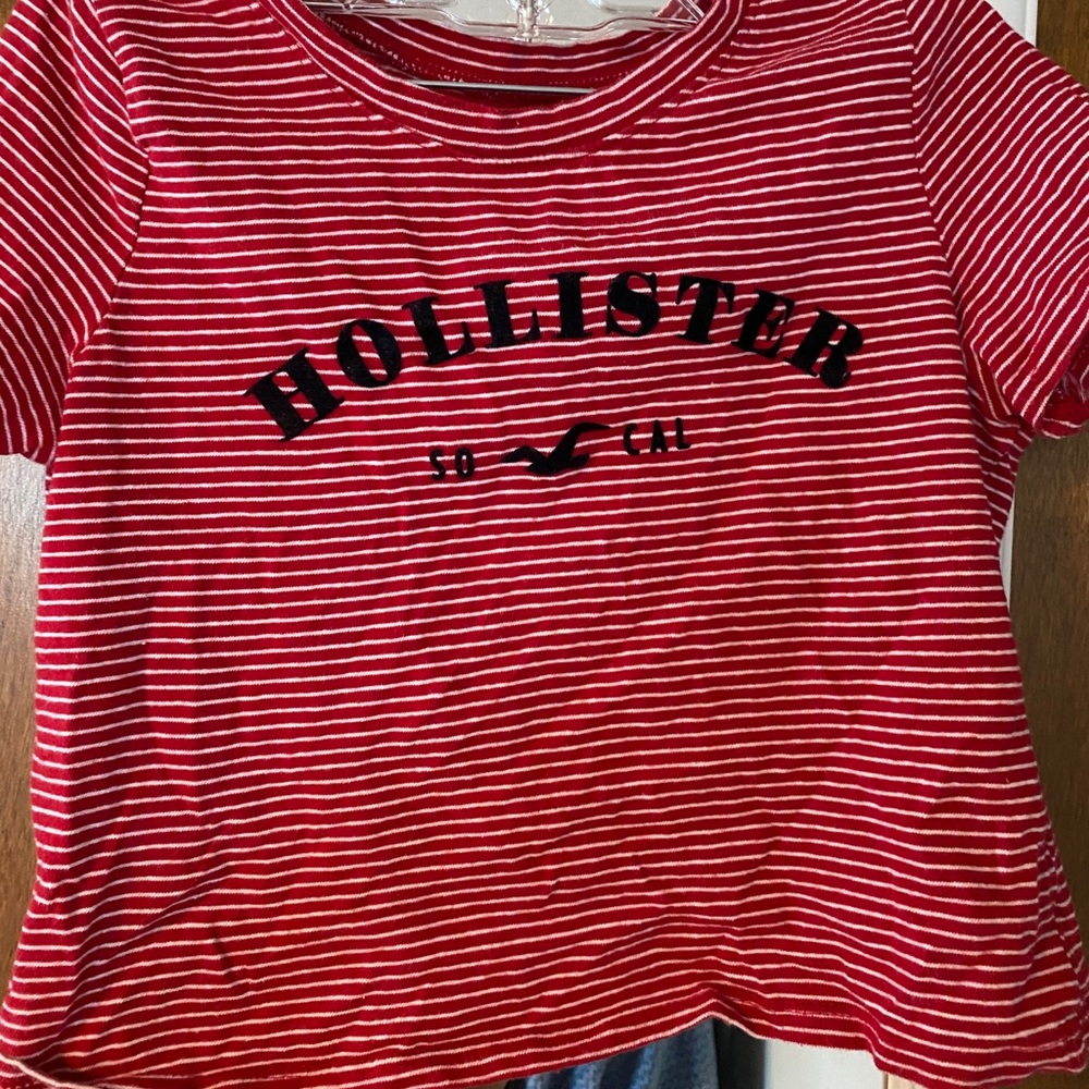 Red crop top